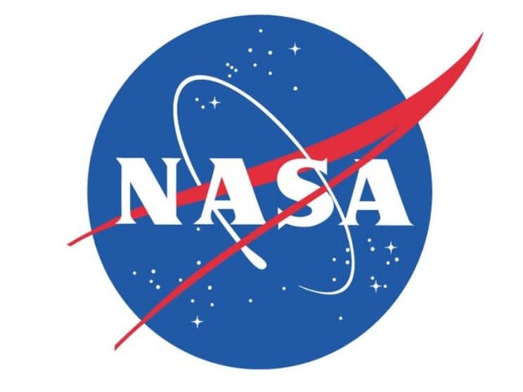The @nasa profile picture opened at full size in the profile viewer